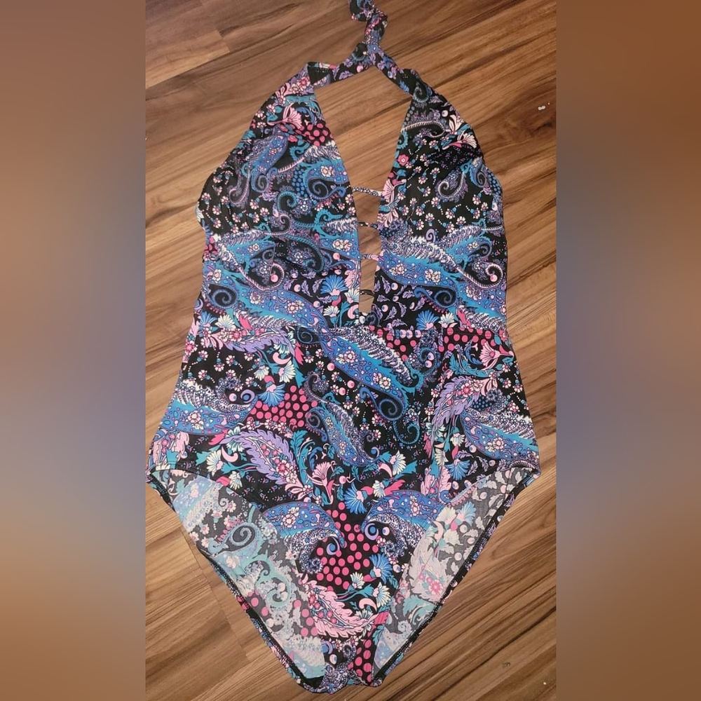 Floral Paisley One-Piece Swimsuit. Size 16. Euc
